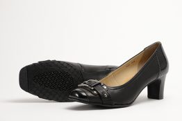 Dona Miss(ドナミス)558 ブラック 甲バックルエナメルコンビパンプス